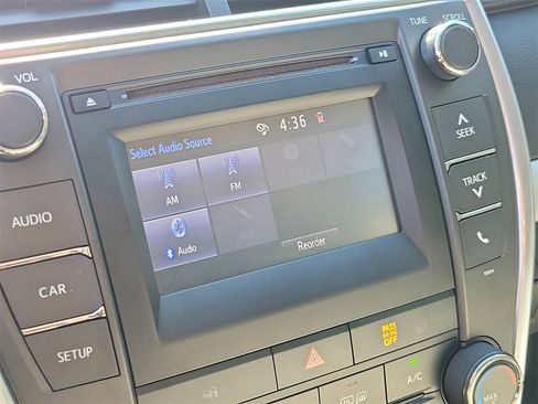 Used 2017 Toyota Camry SE image 24