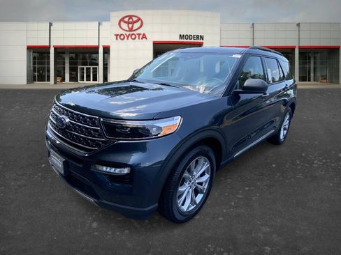 Used 2023 Ford Explorer XLT w/ Equipment Group 202A RWD image 1