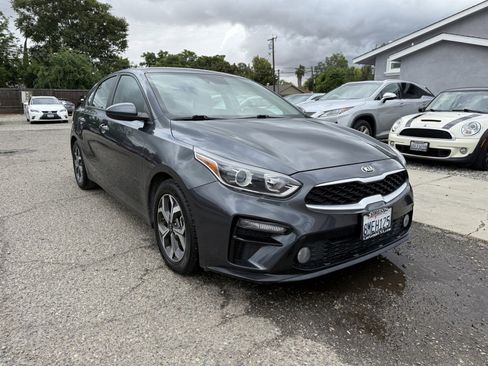 Used 2019 Kia Forte LXS image 3