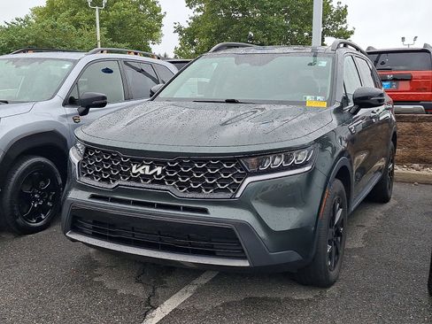 Used 2023 Kia Sorento S w/ Panoramic Sunroof Package AWD/4WD image 3