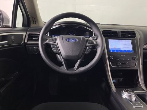 Used 2020 Ford Fusion SE image 15