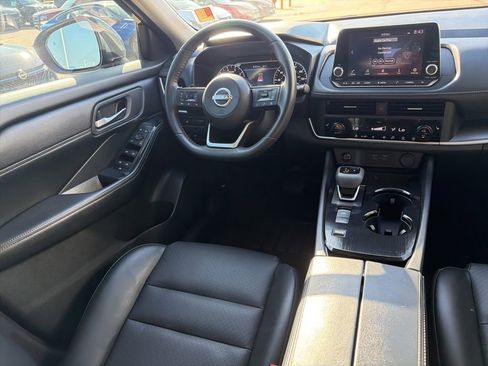 Used 2024 Nissan Rogue SV w/ SV Premium Package FWD image 20
