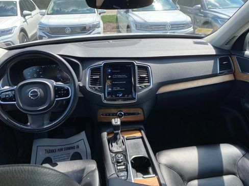 Used 2021 Volvo XC90 T6 Momentum w/ Climate Package AWD/4WD image 10