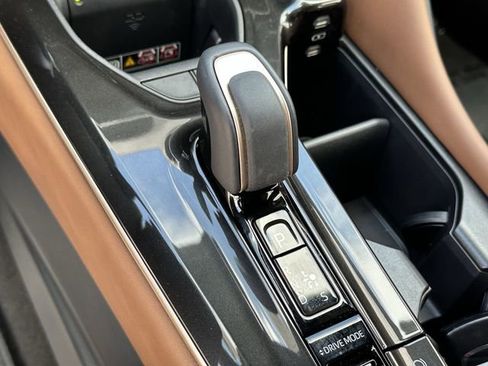 Certified 2025 Toyota Crown Signia XLE image 20