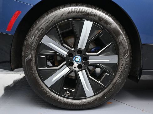 Used 2022 BMW iX xDrive50 w/ Sport Package image 13