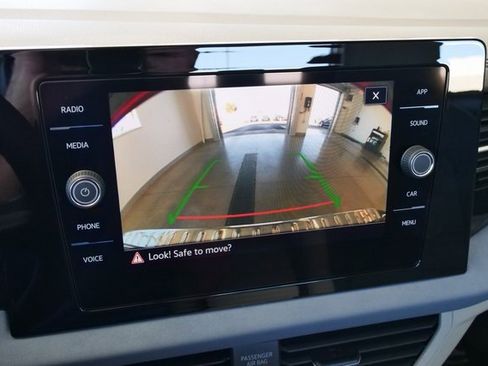 New 2025 Volkswagen Jetta SE image 18