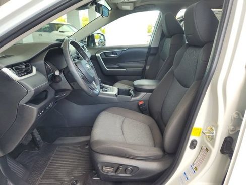 Certified 2022 Toyota RAV4 XLE w/ Convenience Package AWD/4WD image 16
