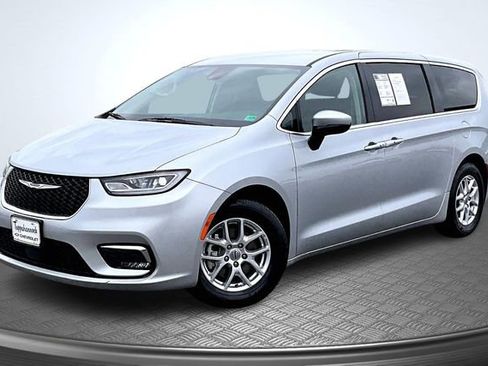 Used 2023 Chrysler Pacifica Touring-L image 1