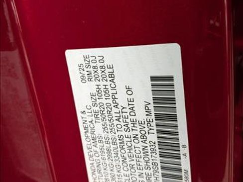 New 2025 Honda Pilot Touring image 18