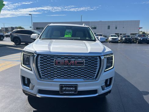 Used 2024 GMC Yukon XL Denali w/ Denali Reserve Package AWD/4WD image 4