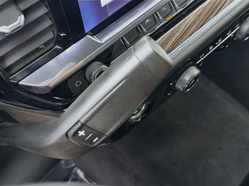 Used 2023 Chevrolet Silverado 1500 LT AWD/4WD image 17