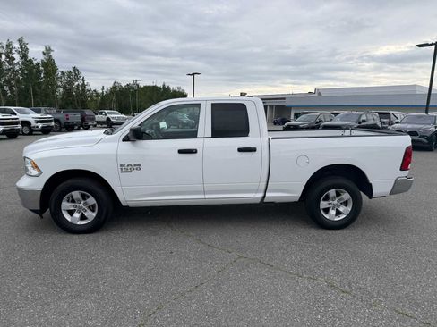Used 2024 RAM 1500 Classic SLT AWD/4WD image 2