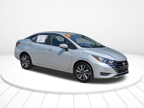 Used 2024 Nissan Versa SV FWD image 2