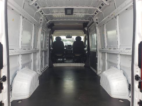 Used 2025 RAM ProMaster 2500 w/ Convenience Group FWD image 10