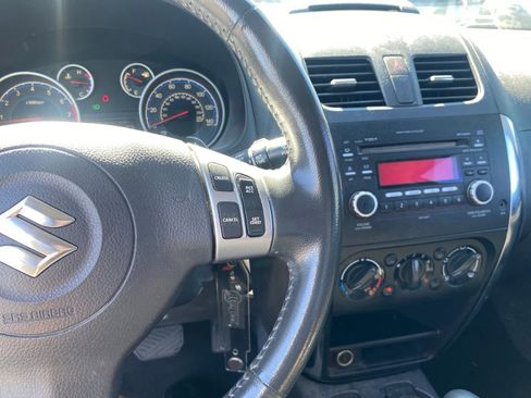 Used 2011 Suzuki SX4 Sport SE FWD image 13