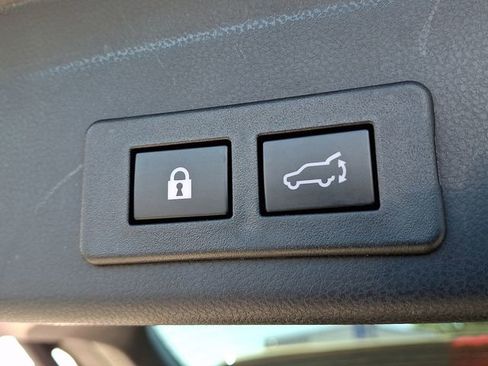 Certified 2025 Subaru Ascent Premium AWD/4WD image 30