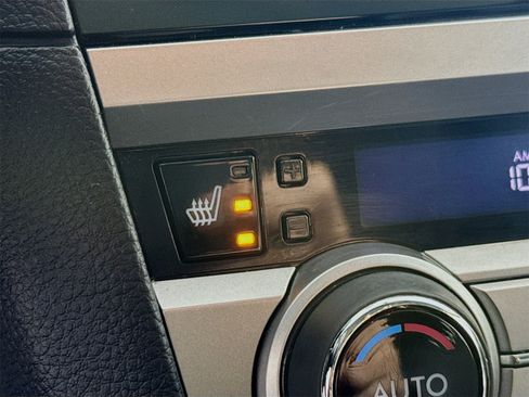 Used 2015 Subaru Legacy 2.5i Limited image 17