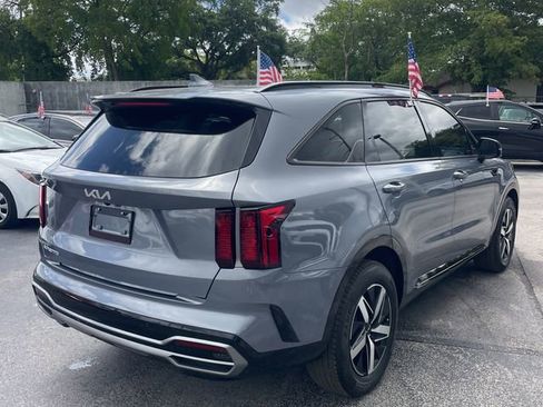 Used 2023 Kia Sorento S w/ Panoramic Sunroof Package FWD image 5