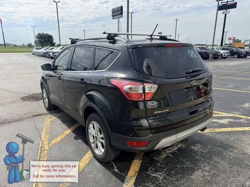 Used 2018 Ford Escape SE w/ SE SYNC Package FWD image 3