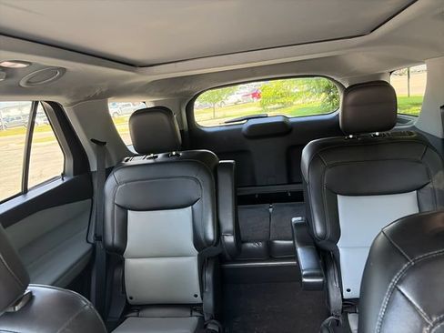 Used 2022 Ford Explorer XLT w/ Equipment Group 202A AWD/4WD image 20