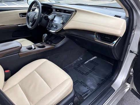 Used 2018 Toyota Avalon XLE Premium image 13