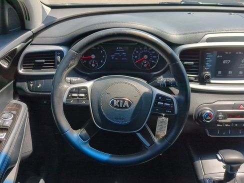 Certified 2019 Kia Sorento S image 15