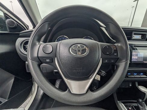 Used 2018 Toyota Corolla LE image 10