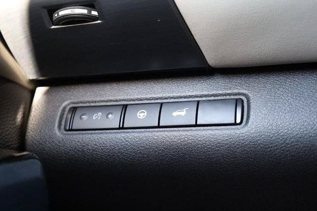 Certified 2025 Nissan Pathfinder SL AWD/4WD image 21