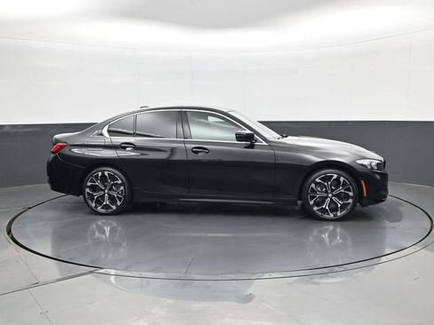 Used 2025 BMW 330i xDrive Sedan w/ Premium Package AWD/4WD image 4