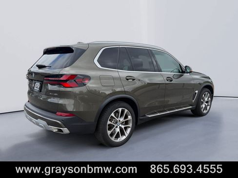 Used 2026 BMW X5 xDrive40i AWD/4WD image 3