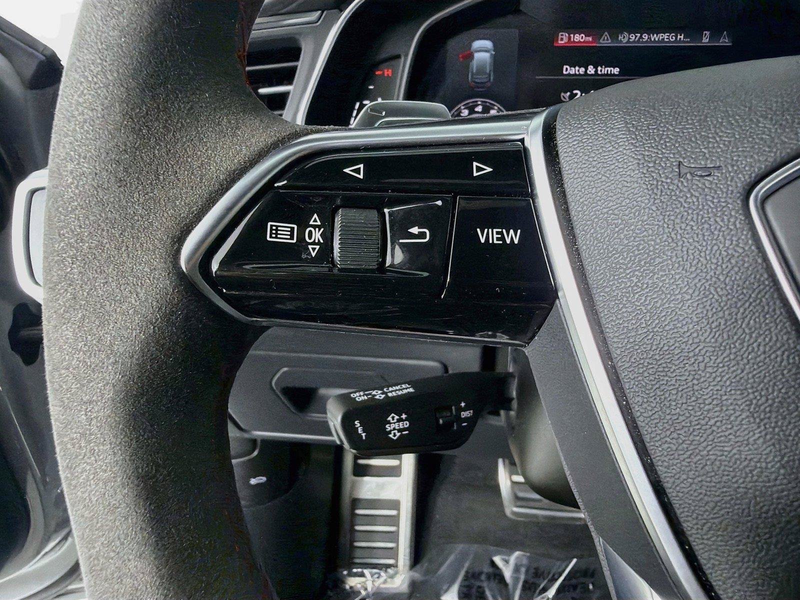 Used 2022 Audi RS 6 AWD/4WD image 12