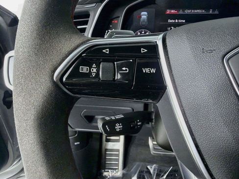 Used 2022 Audi RS 6 AWD/4WD image 12