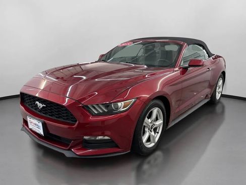 Used 2015 Ford Mustang Convertible RWD image 4