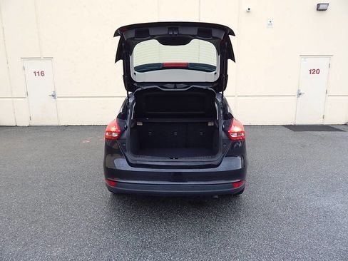 Used 2015 Ford Focus SE w/ Equipment Group 201A image 18