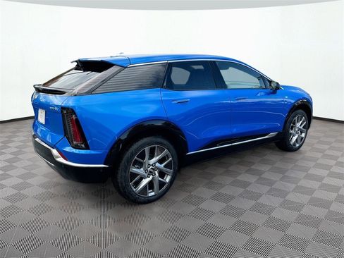 New 2026 Cadillac Optiq Luxury 1 image 6