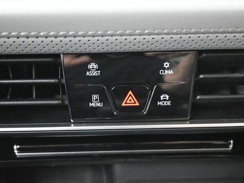 Used 2024 Volkswagen Atlas Peak Edition SE AWD/4WD image 23