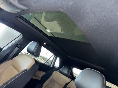 Used 2023 Volkswagen Atlas Cross Sport SEL R-Line image 32