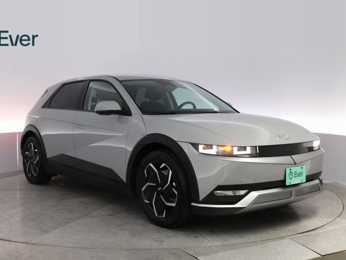 Used 2024 Hyundai Ioniq 5 SEL image 4