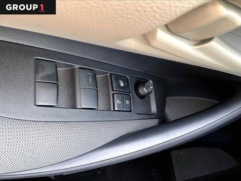 Used 2025 Toyota Corolla LE image 20