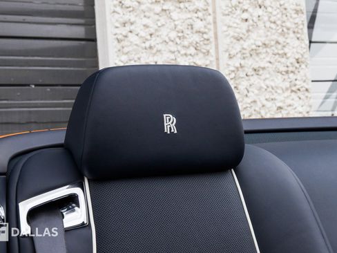 Used 2019 Rolls-Royce Dawn RWD image 38