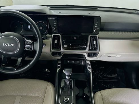Used 2022 Kia Sorento S image 19