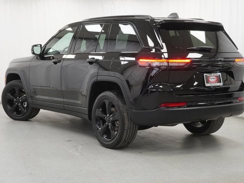 Certified 2023 Jeep Grand Cherokee Altitude image 13