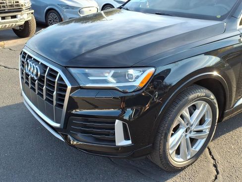 Used 2023 Audi Q7 Premium w/ Towing Package image 7