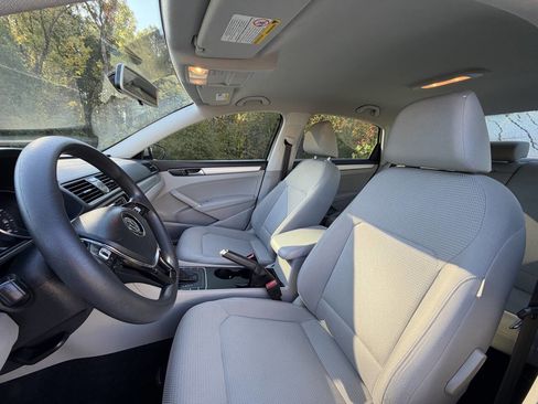 Used 2017 Volkswagen Passat 1.8T S image 22