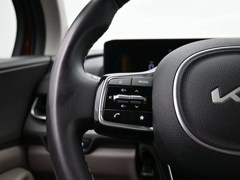 Used 2025 Kia Carnival EX FWD image 51