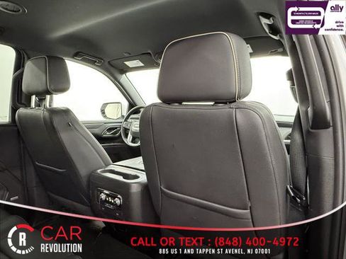 Used 2024 GMC Yukon XL SLT image 49