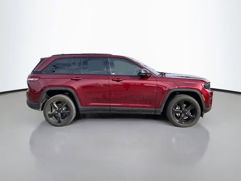 Used 2023 Jeep Grand Cherokee Altitude image 8