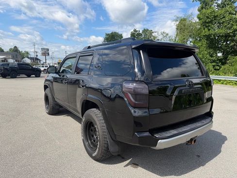 Used 2019 Toyota 4Runner TRD Off-Road Premium AWD/4WD image 3