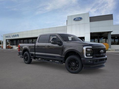 New 2026 Ford F250 Lariat w/ Black Appearance Package image 7