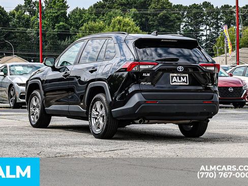 Used 2024 Toyota RAV4 LE AWD/4WD image 7
